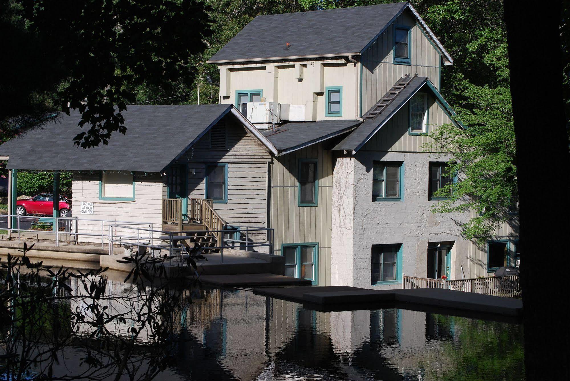 Mill House Lodge Flat Rock Eksteriør bilde
